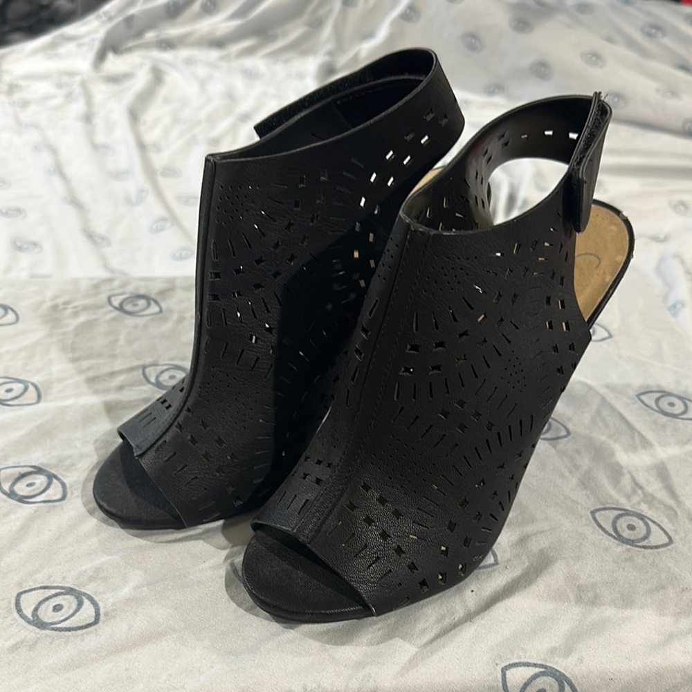 Sleek Black Peep-Toe Heels with Perforated Design